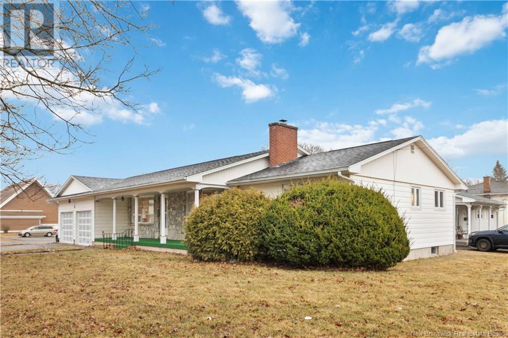 54 Bessborough Avenue, Moncton, New Brunswick  E1E 4A2 - Photo 3 - NB114373