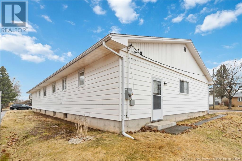 54 Bessborough Avenue, Moncton, New Brunswick  E1E 4A2 - Photo 5 - NB114373