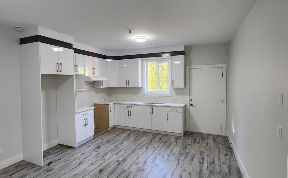 Property at 32651 CUNNINGHAM AVENUE image 4