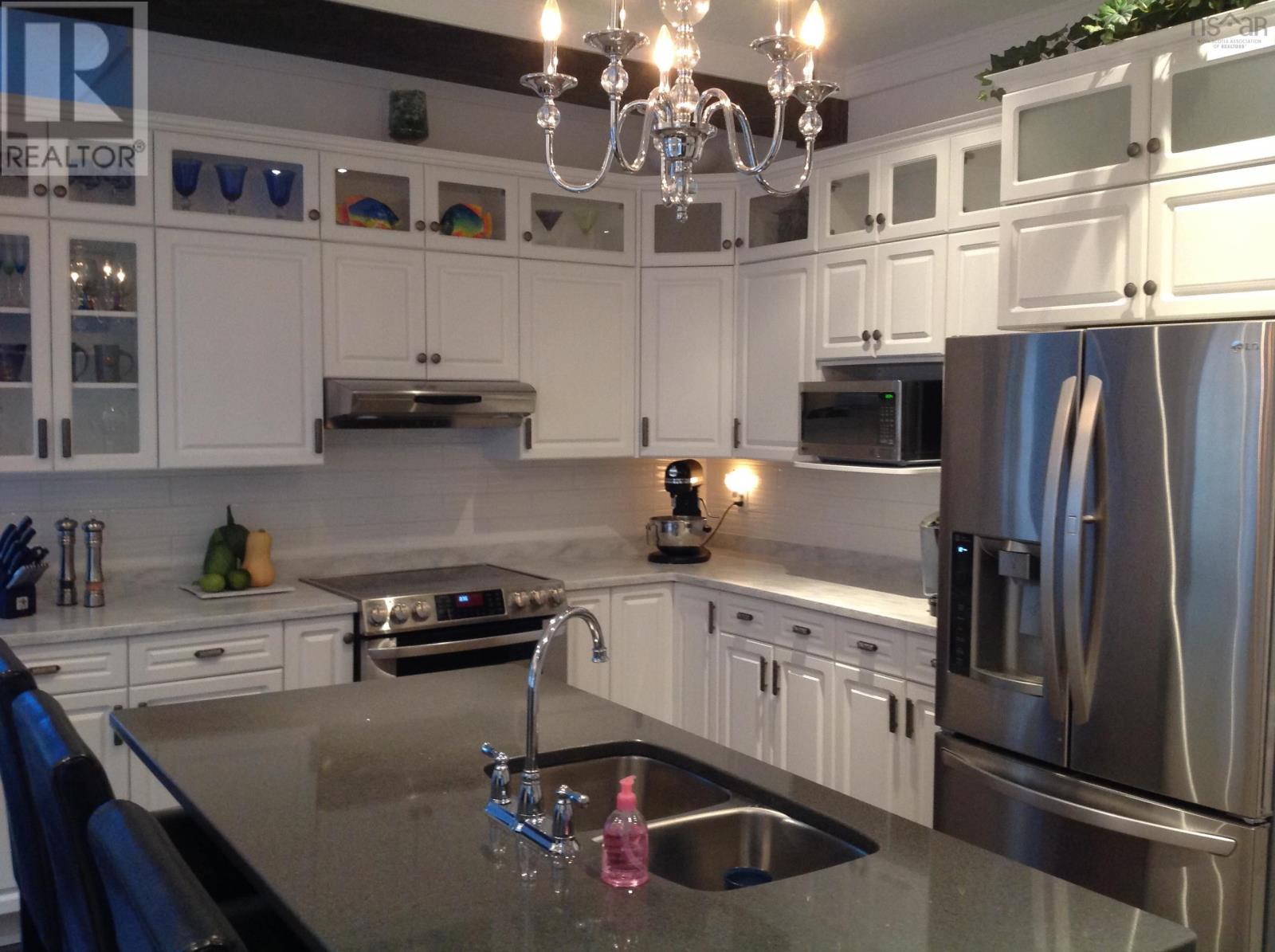 157 Queen Street, Digby, Nova Scotia  B0V 1A0 - Photo 3 - 202505285