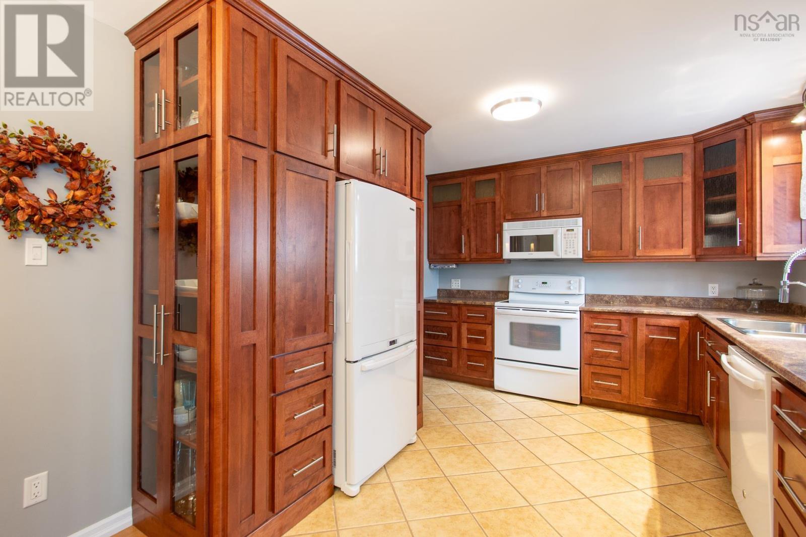 75 Union Street, Bedford, Nova Scotia  B4A 2B6 - Photo 12 - 202505286