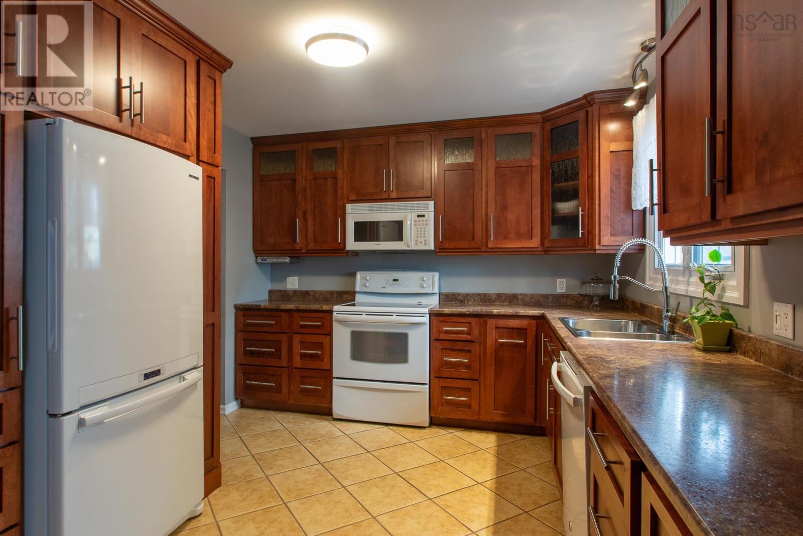 75 Union Street, Bedford, Nova Scotia  B4A 2B6 - Photo 14 - 202505286