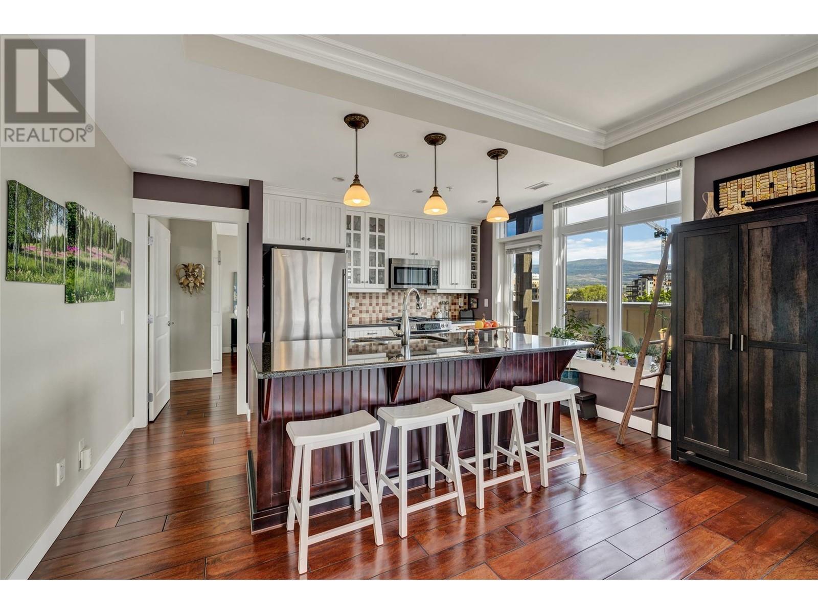 Property at 2901 Abbott Street Unit# 305 image 3