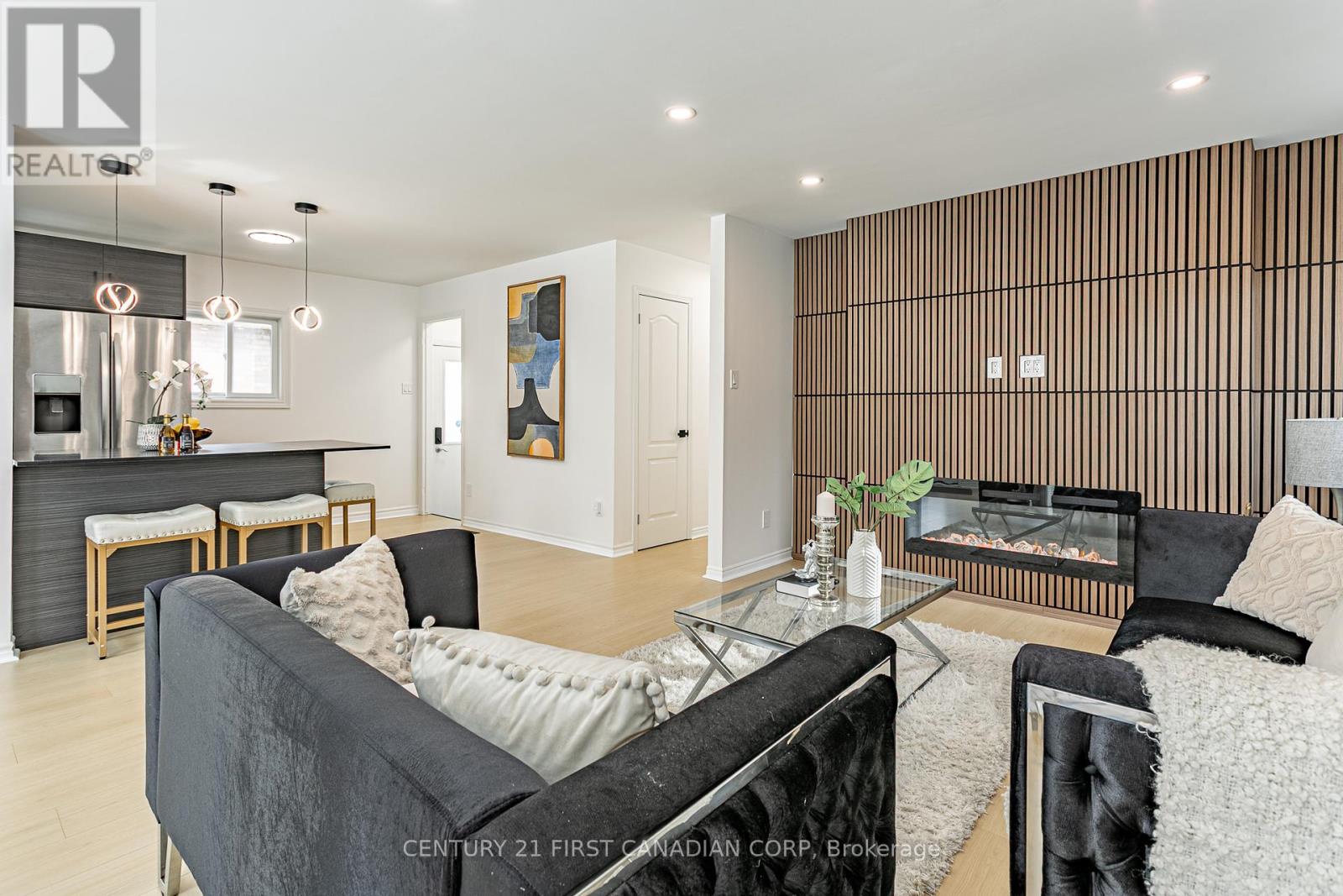 Photo 6 of 50 for 1523 Jalna Boulevard