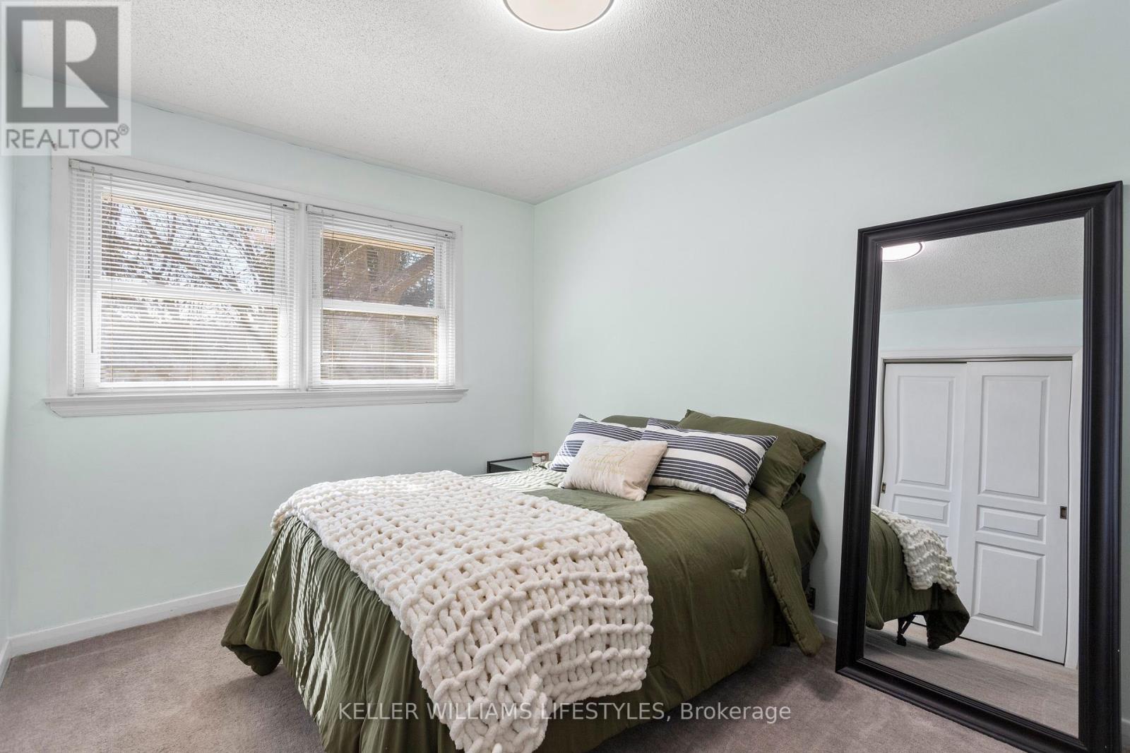 Photo 11 of 31 for 302 Spruce Street