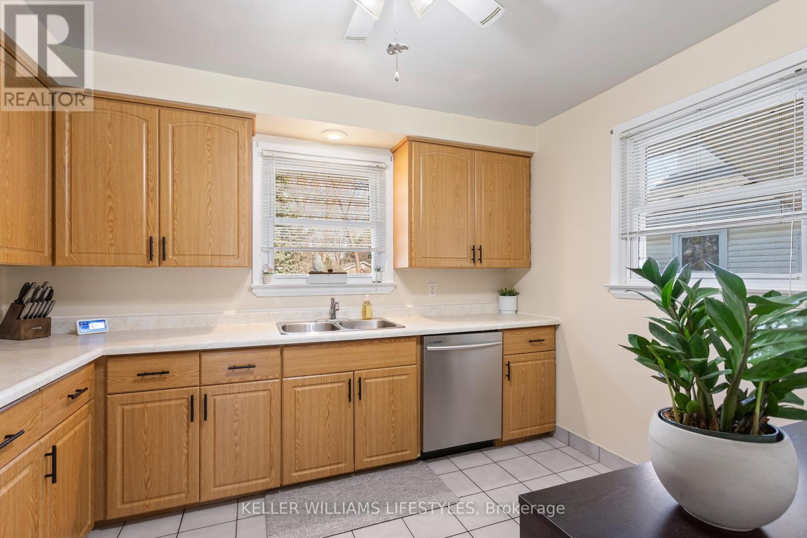 Photo 8 of 31 for 302 Spruce Street