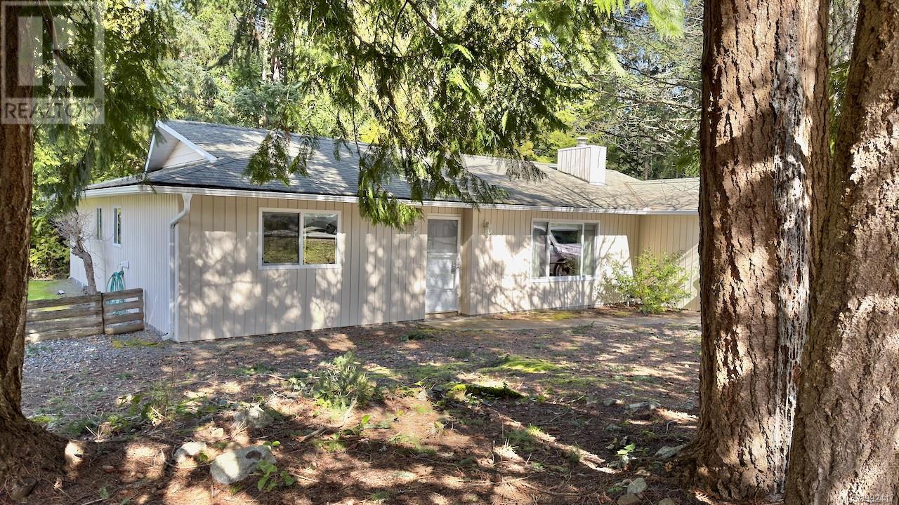 Property at 655 Dogwood Rd image 4