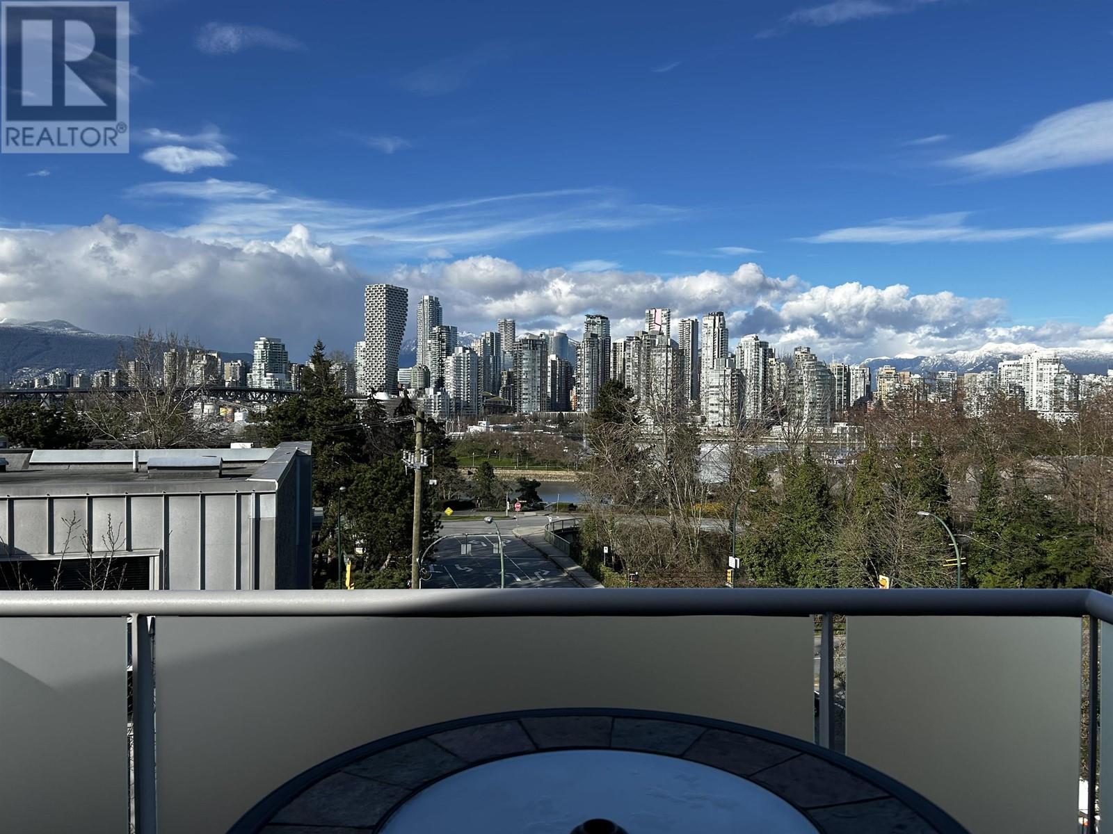 18 1250 W 6TH AVENUE, Vancouver, British Columbia