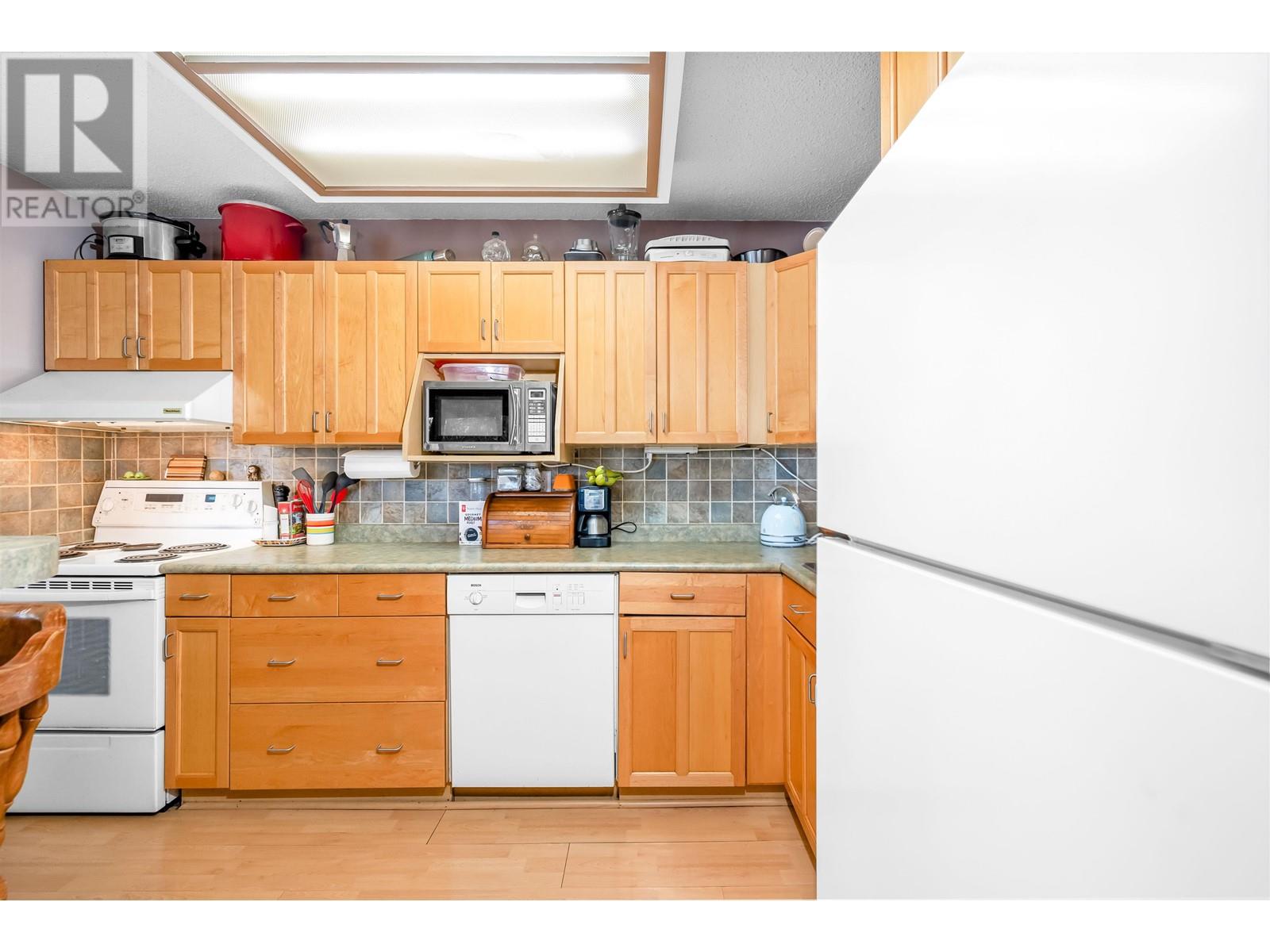 208 2320 Trinity Street, Vancouver, British Columbia  V5L 4W7 - Photo 10 - R2978130