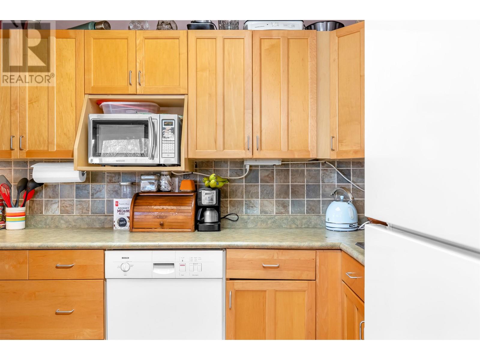 208 2320 Trinity Street, Vancouver, British Columbia  V5L 4W7 - Photo 11 - R2978130