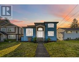 8362 13 AVENUE, Burnaby, British Columbia