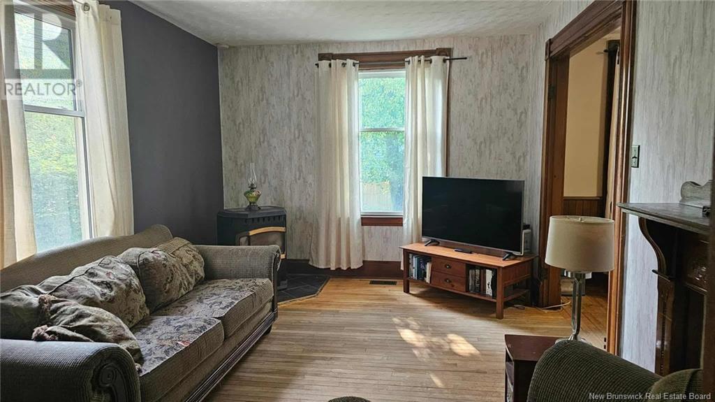 872 Main Street, Sussex, New Brunswick  E4E 2M5 - Photo 3 - NB114254