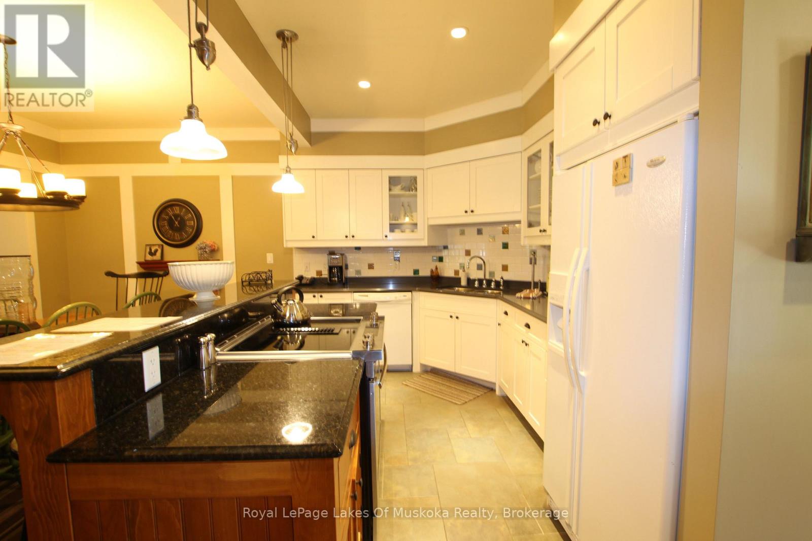 V 11, W 5 - 1020 Birch Glen Road, Lake Of Bays, Ontario  P0B 1A0 - Photo 2 - X12028985