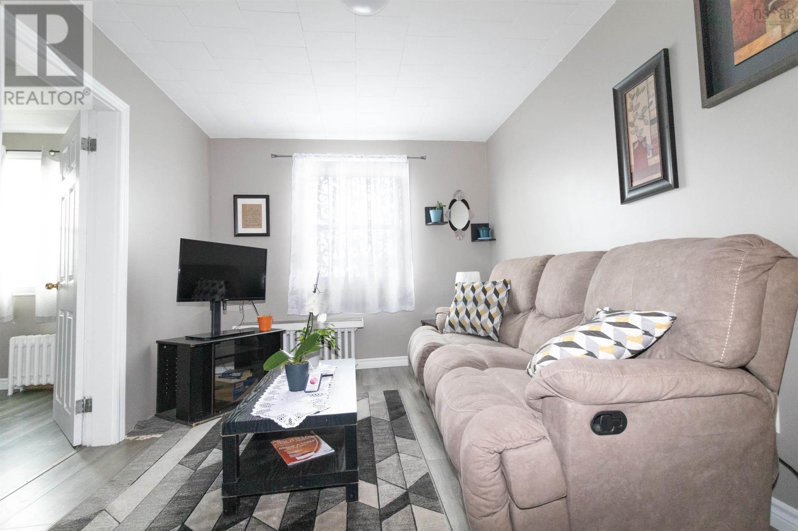 29 Wesley Street, Whitney Pier, Nova Scotia  B1N 2M5 - Photo 11 - 202505289