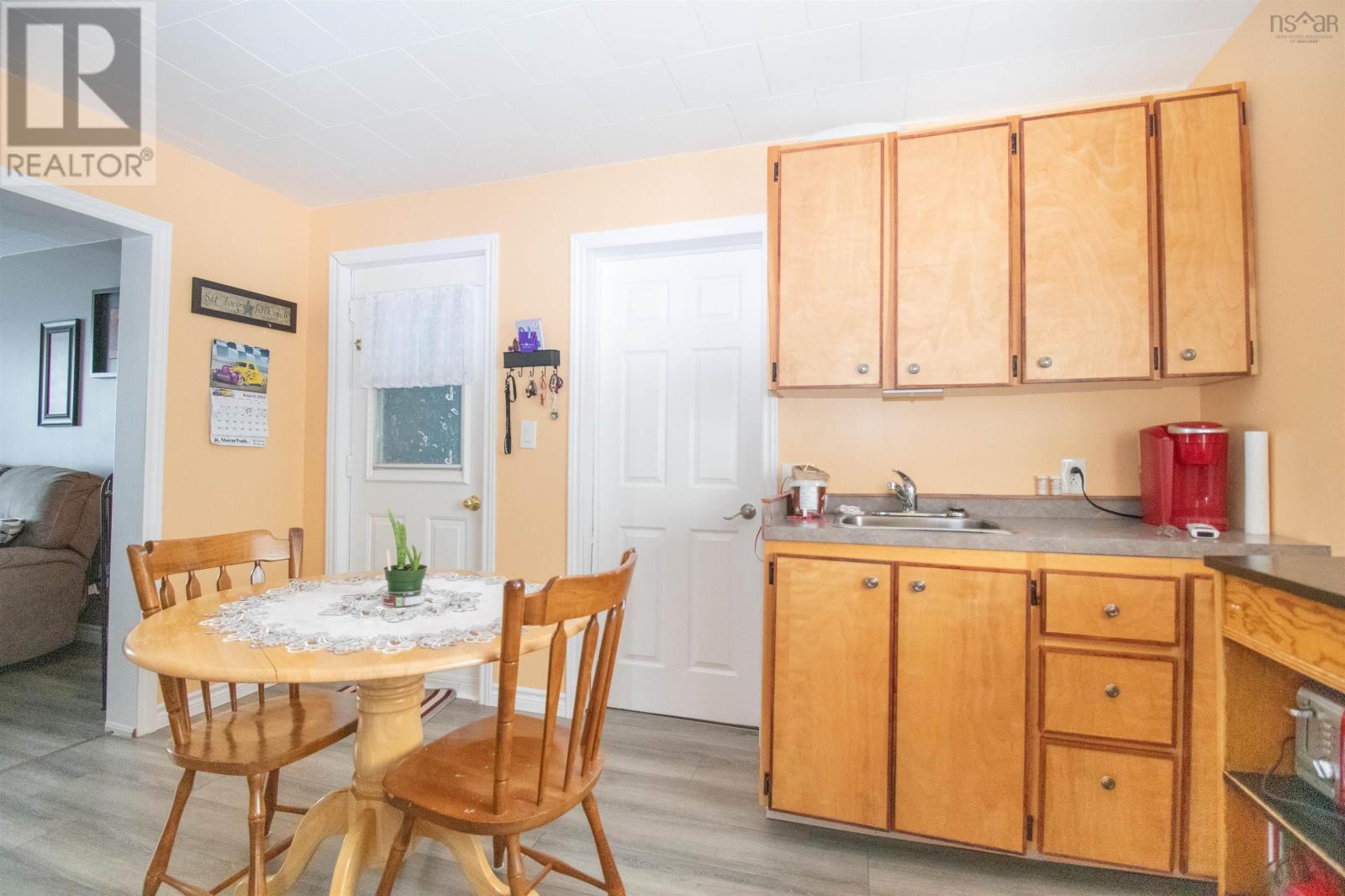 29 Wesley Street, Whitney Pier, Nova Scotia  B1N 2M5 - Photo 18 - 202505289