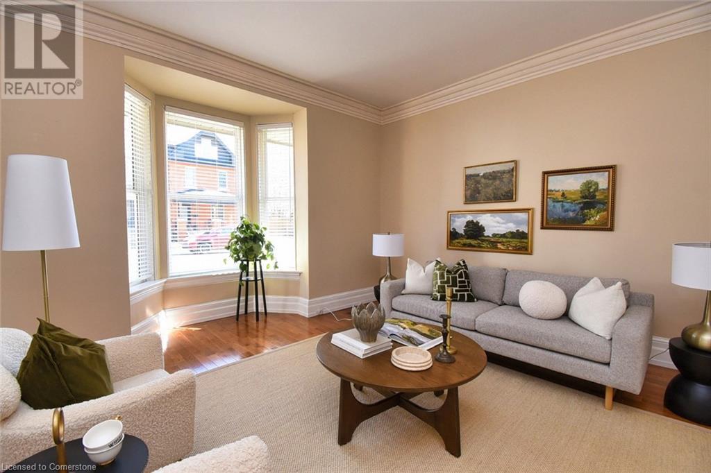 Property at 332 KING Street W image 3