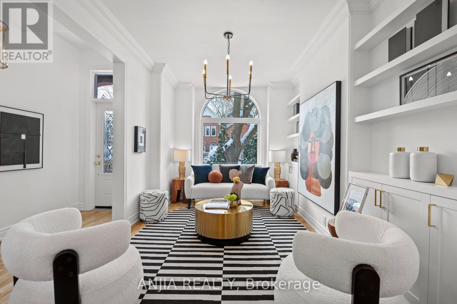 Property at 165 HOWLAND AVENUE image 4