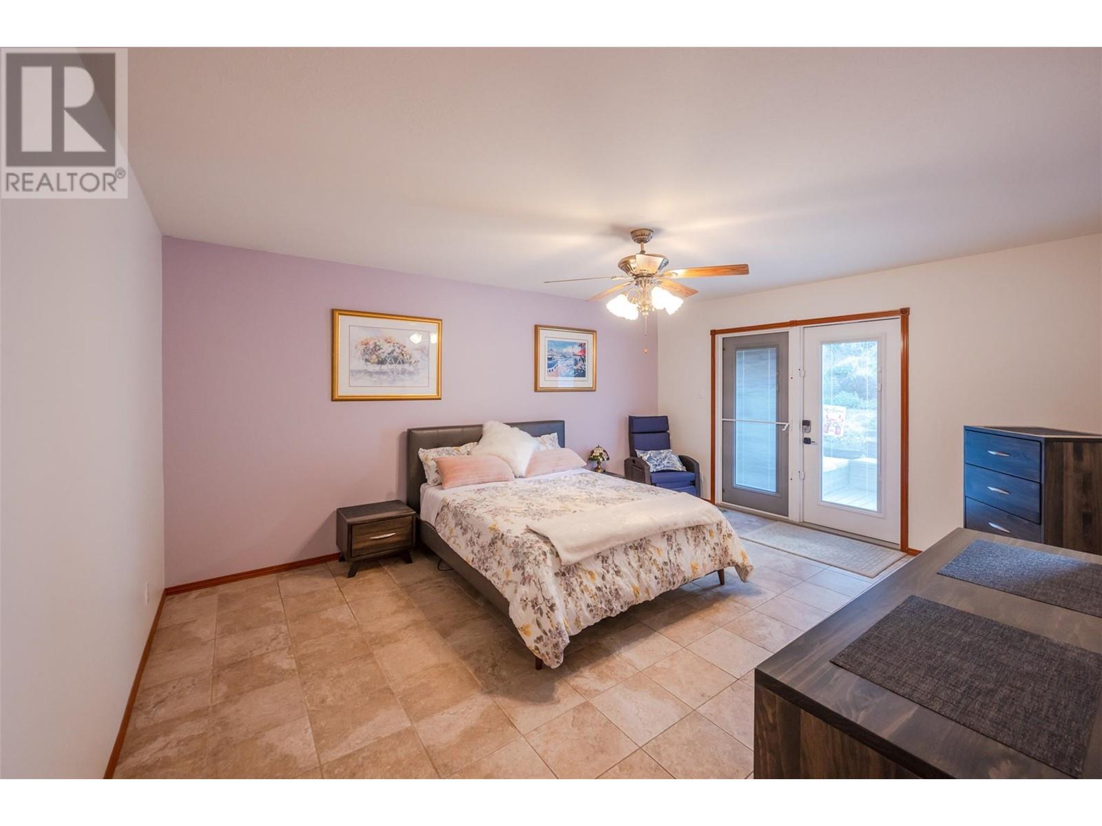 Property at 981 Peachcliff Drive image 5