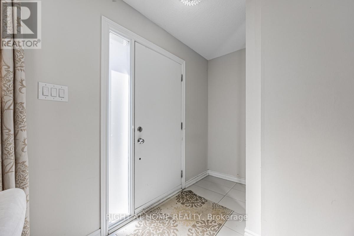 Property at 18 - 1230 RADOM STREET N image 3