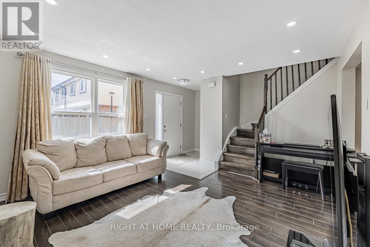 Property at 18 - 1230 RADOM STREET N image 5