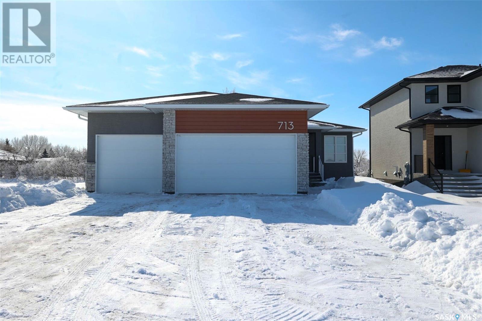 713 3rd AVENUE, pilot butte, Saskatchewan