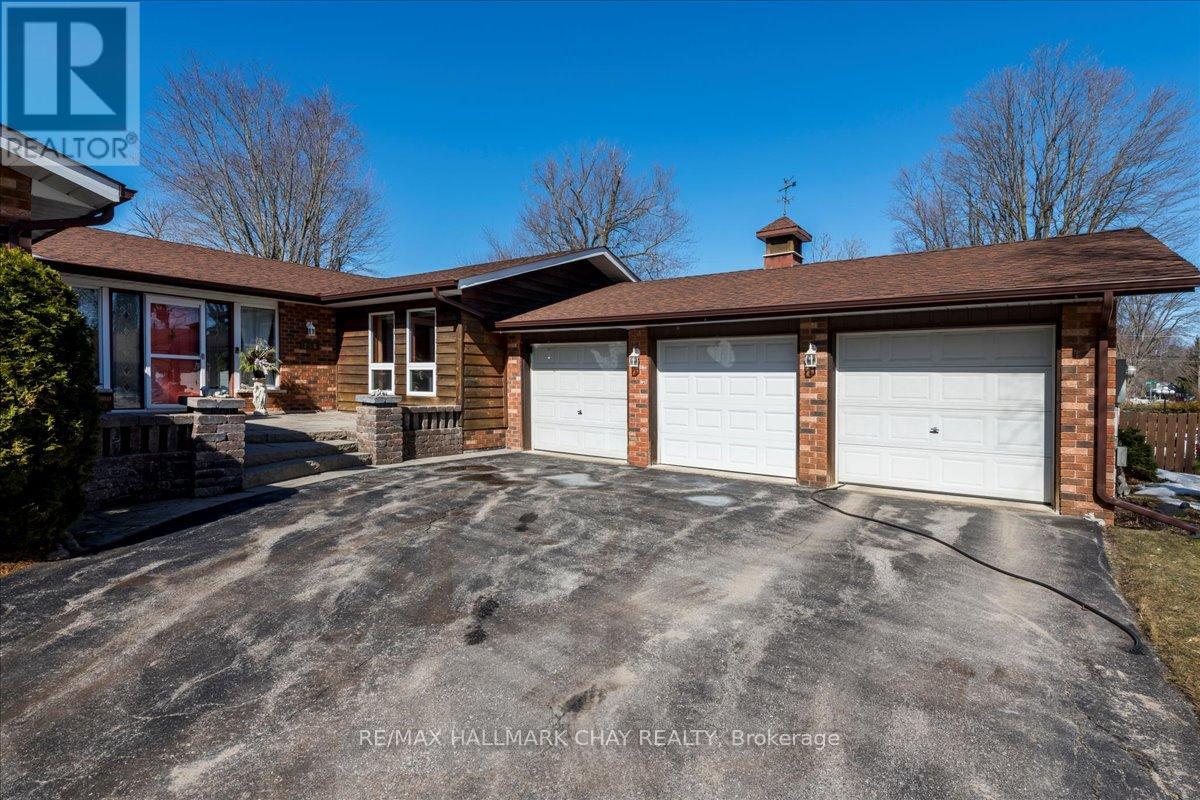 256 Maple Grove Drive, Innisfil, Ontario  L0L 1R0 - Photo 2 - N12028997