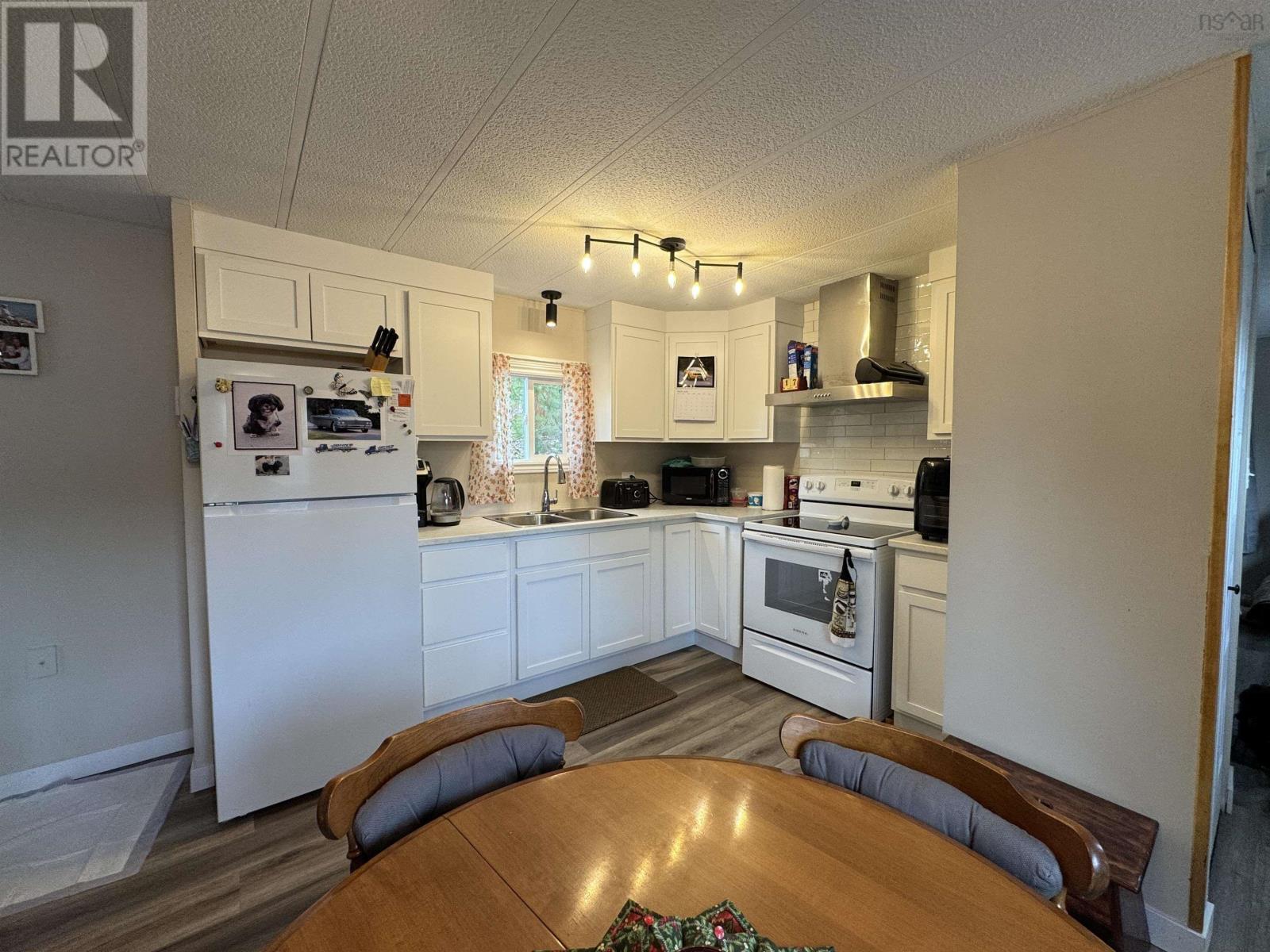 55 Crestwood Court, New Minas, Nova Scotia  B4N 5H9 - Photo 5 - 202505290