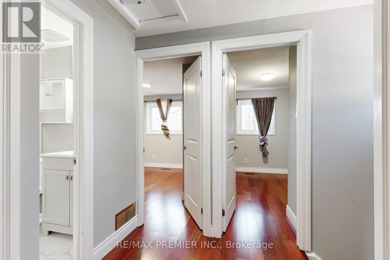 1342 Roylen Road, Oakville, Ontario  L6H 1V4 - Photo 11 - W12029029