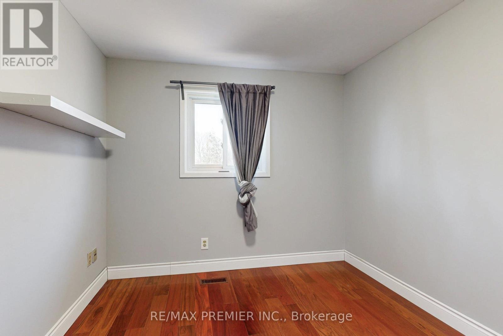 1342 Roylen Road, Oakville, Ontario  L6H 1V4 - Photo 12 - W12029029