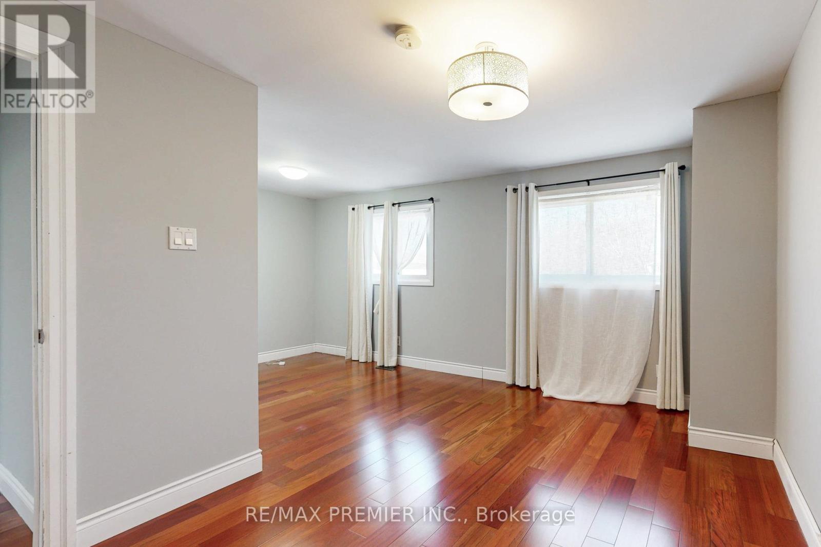 1342 Roylen Road, Oakville, Ontario  L6H 1V4 - Photo 15 - W12029029
