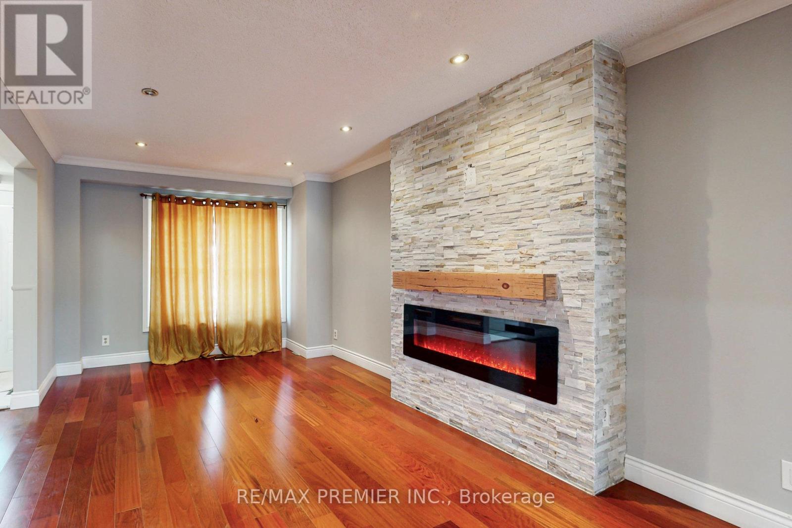 1342 Roylen Road, Oakville, Ontario  L6H 1V4 - Photo 6 - W12029029