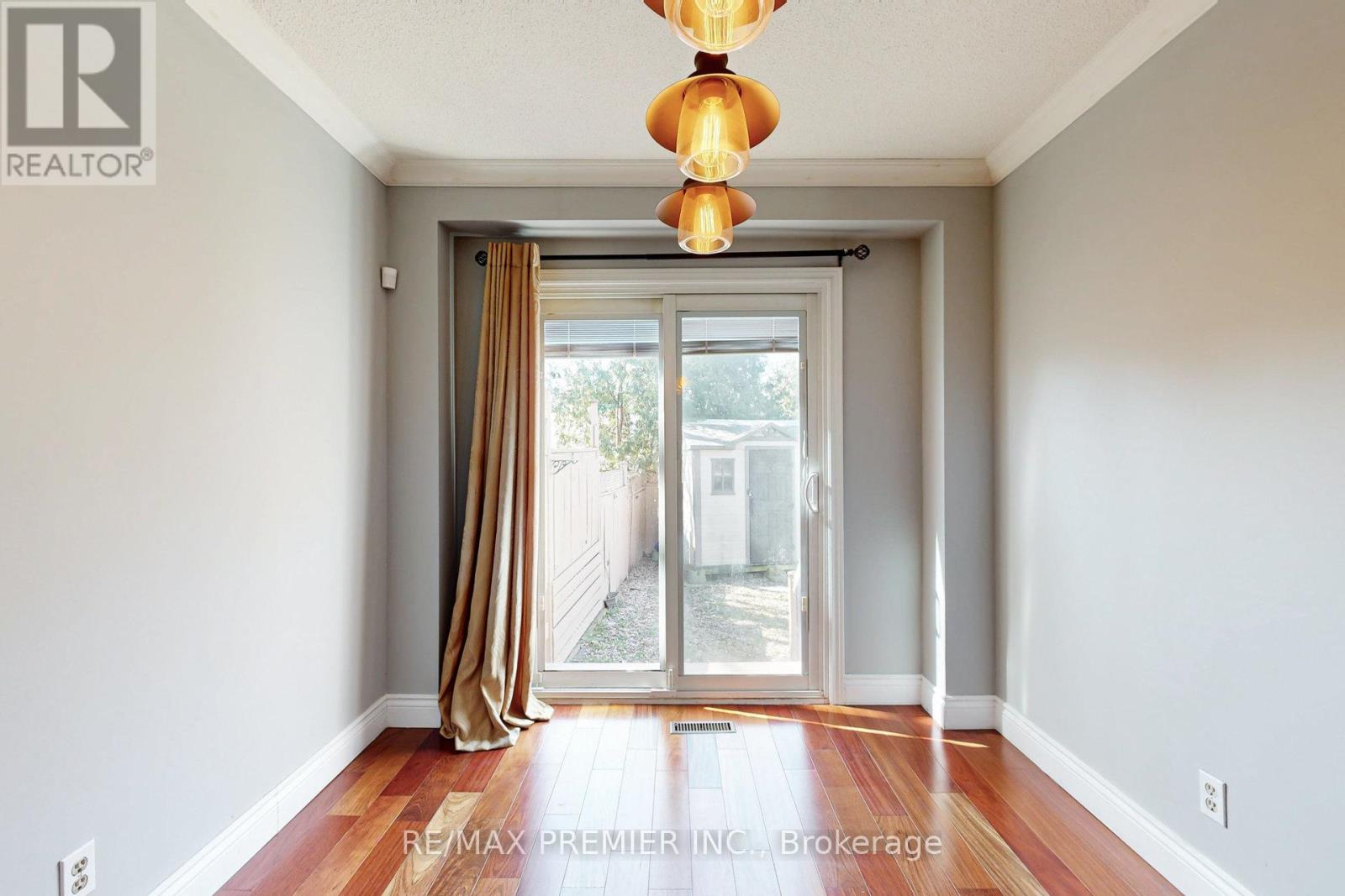 1342 Roylen Road, Oakville, Ontario  L6H 1V4 - Photo 7 - W12029029