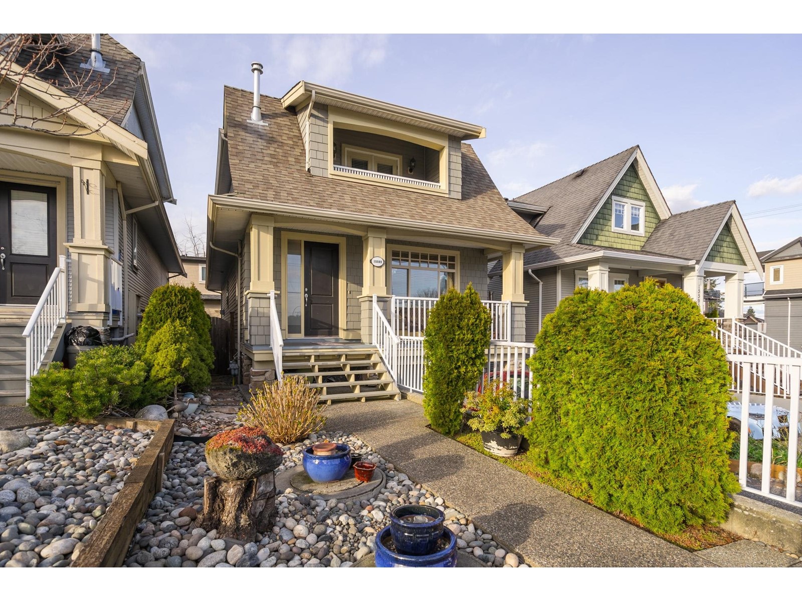 Property at 15589 THRIFT AVENUE image 2