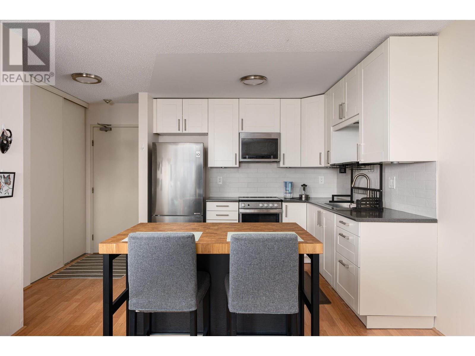 207 1122 King Albert Avenue, Coquitlam, British Columbia  V3J 1X7 - Photo 12 - R2979736