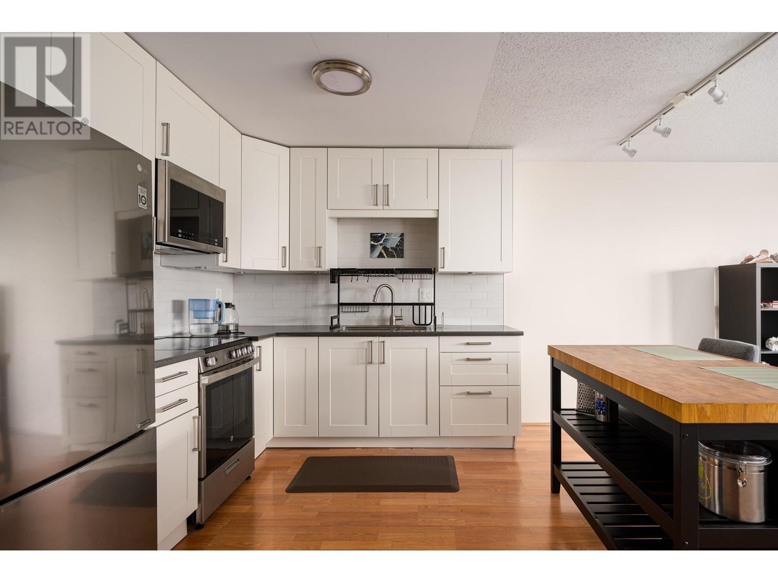 207 1122 King Albert Avenue, Coquitlam, British Columbia  V3J 1X7 - Photo 2 - R2979736