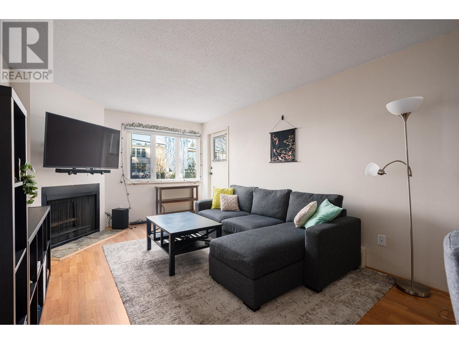 207 1122 King Albert Avenue, Coquitlam, British Columbia  V3J 1X7 - Photo 4 - R2979736