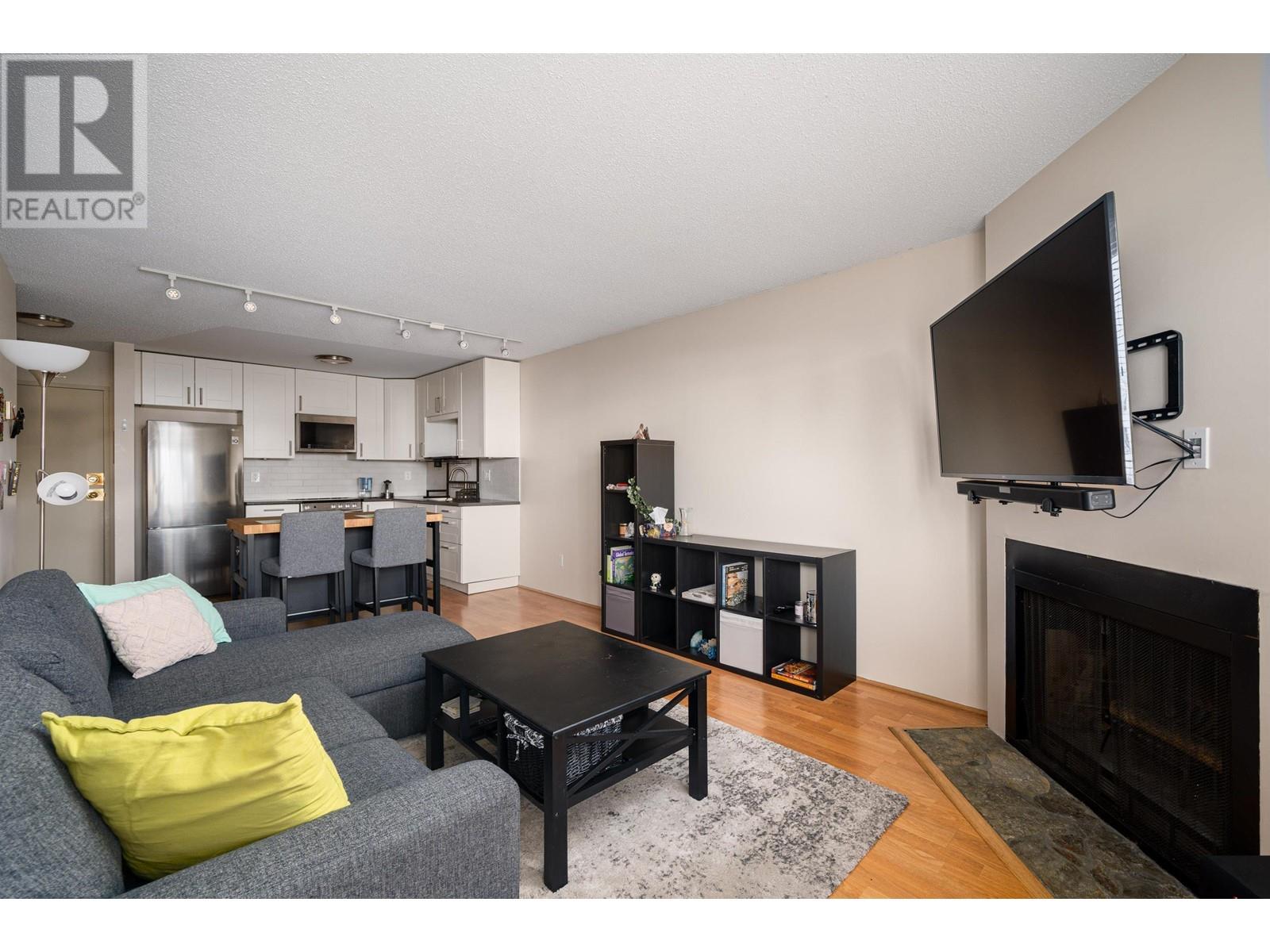 207 1122 King Albert Avenue, Coquitlam, British Columbia  V3J 1X7 - Photo 5 - R2979736