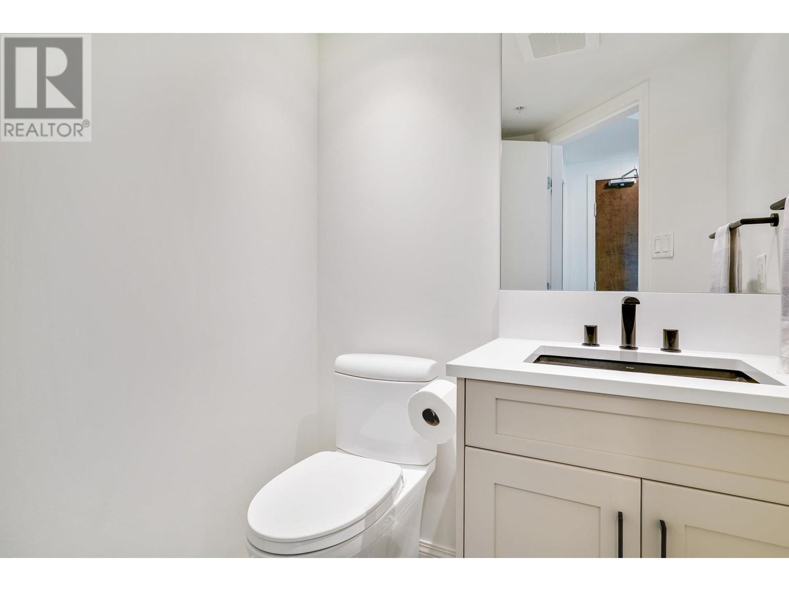Th1 168 E Esplanade Avenue, North Vancouver, British Columbia  V7L 4X8 - Photo 16 - R2979746