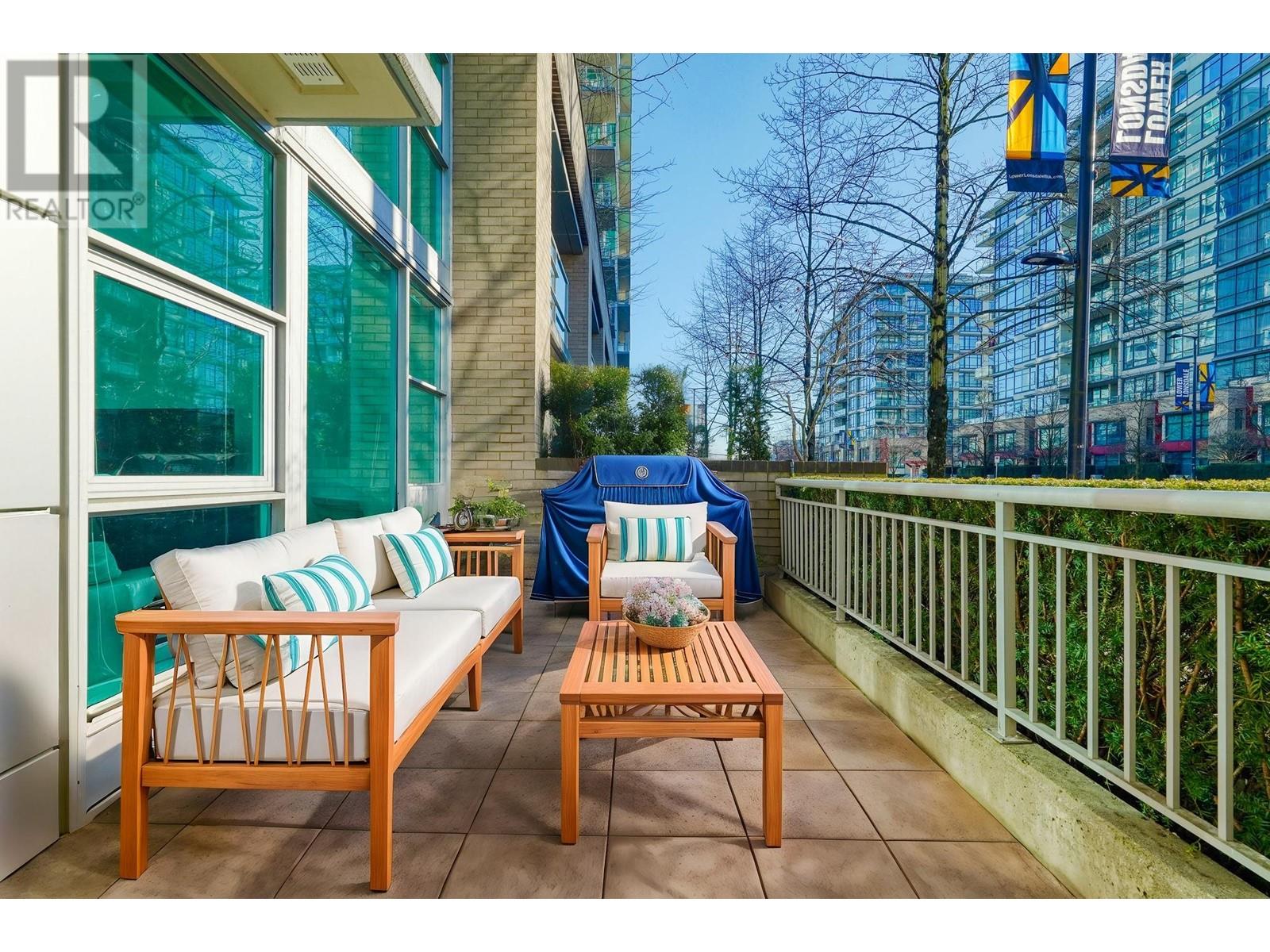 Th1 168 E Esplanade Avenue, North Vancouver, British Columbia  V7L 4X8 - Photo 3 - R2979746