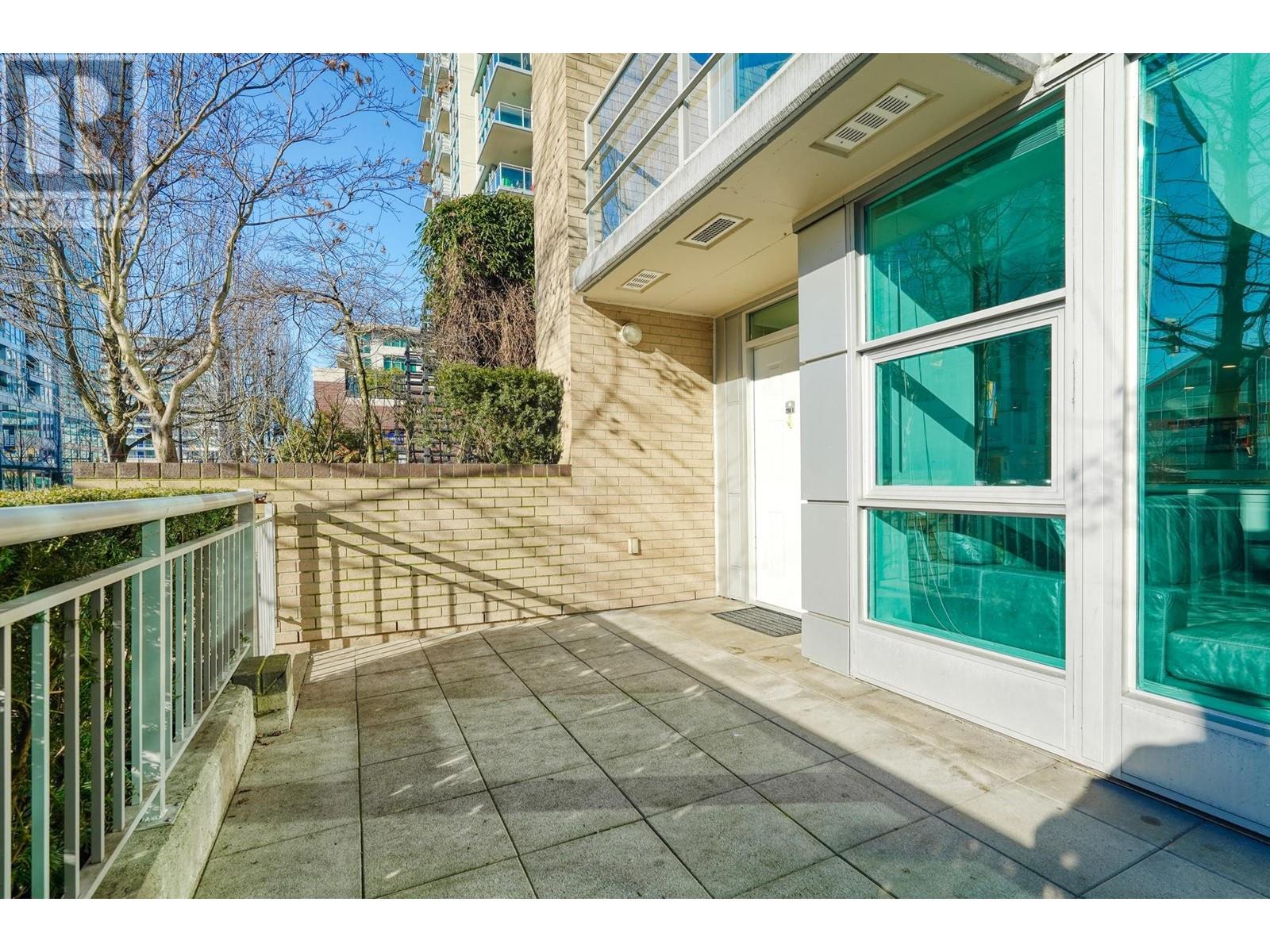 Th1 168 E Esplanade Avenue, North Vancouver, British Columbia  V7L 4X8 - Photo 5 - R2979746