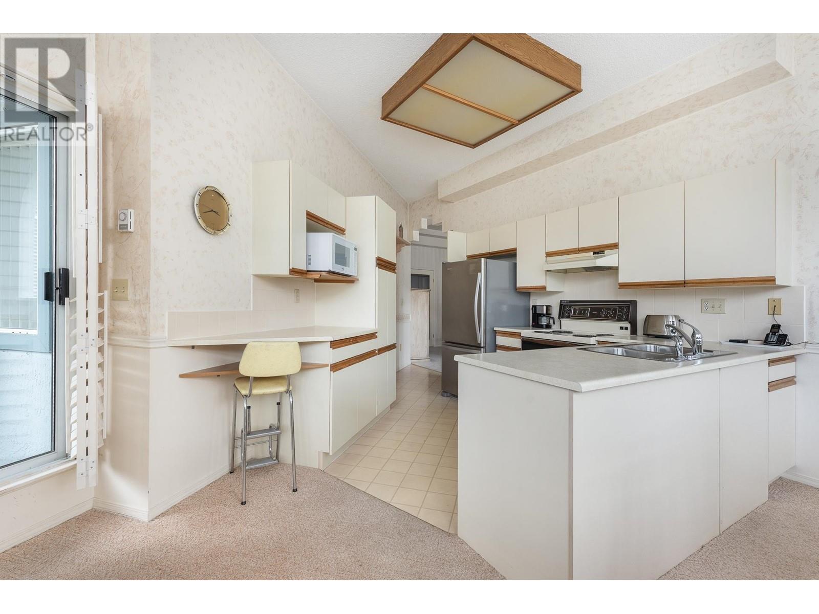 Listing Picture 12 of 30 : 201 7651 ABERCROMBIE DRIVE, Richmond / 烈治文 - 魯藝地產 Yvonne Lu Group - MLS Medallion Club Member