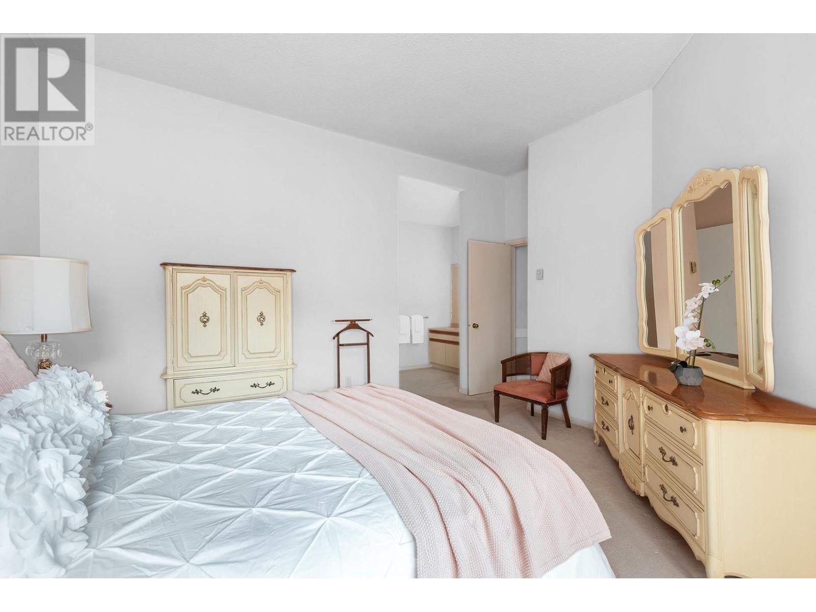 Listing Picture 16 of 30 : 201 7651 ABERCROMBIE DRIVE, Richmond / 烈治文 - 魯藝地產 Yvonne Lu Group - MLS Medallion Club Member