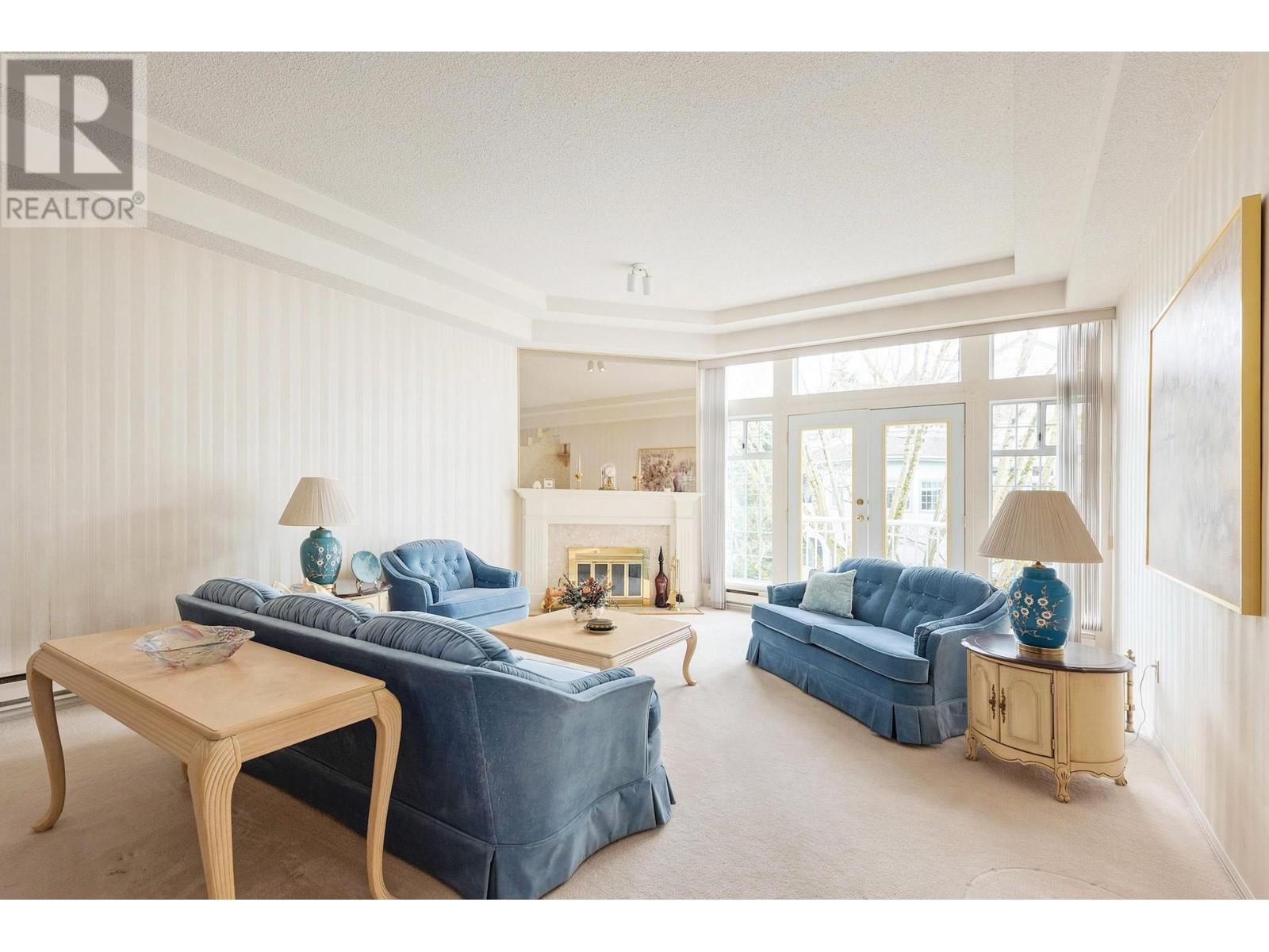 Listing Picture 2 of 30 : 201 7651 ABERCROMBIE DRIVE, Richmond / 烈治文 - 魯藝地產 Yvonne Lu Group - MLS Medallion Club Member