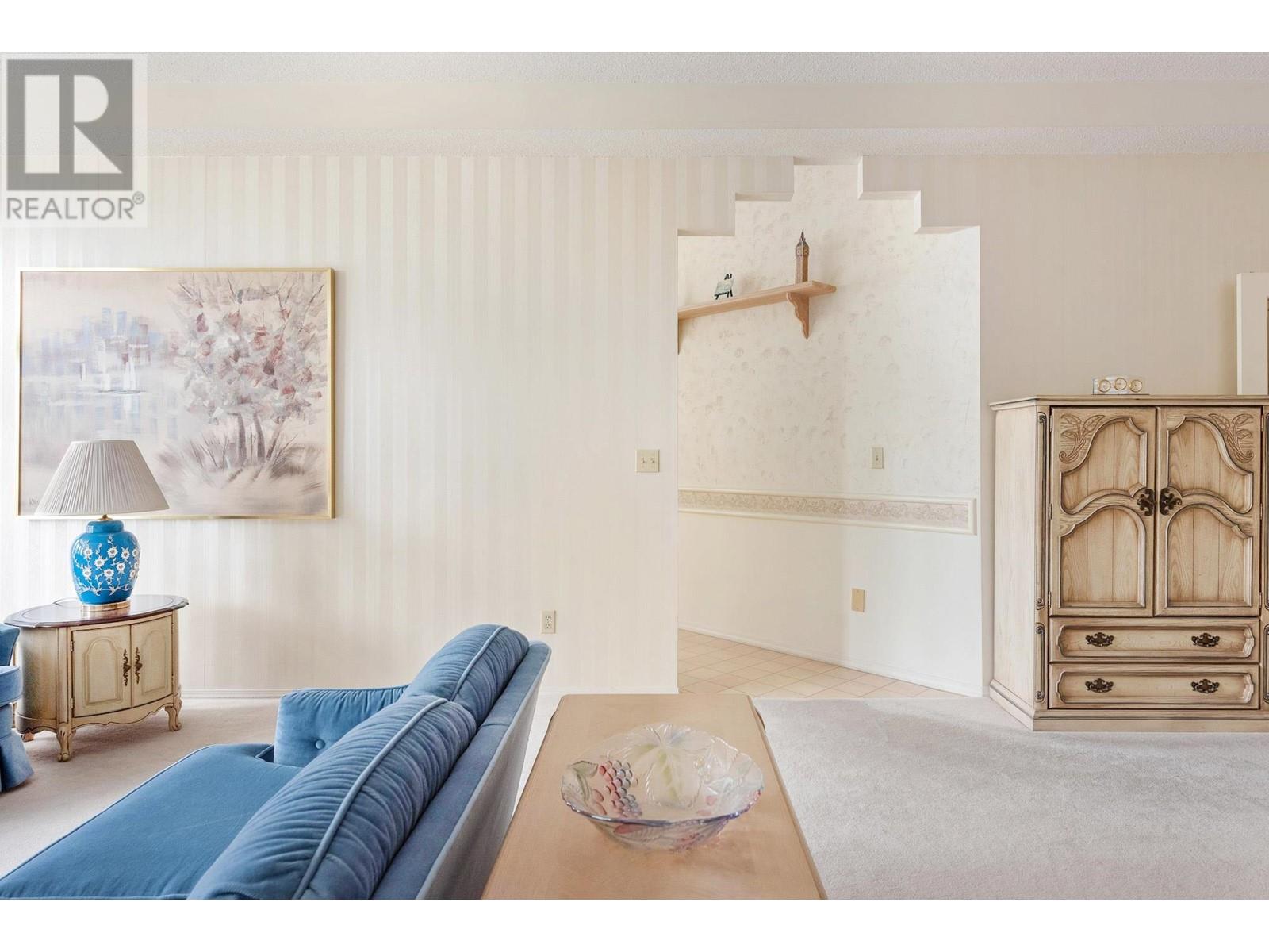 Listing Picture 3 of 30 : 201 7651 ABERCROMBIE DRIVE, Richmond / 烈治文 - 魯藝地產 Yvonne Lu Group - MLS Medallion Club Member