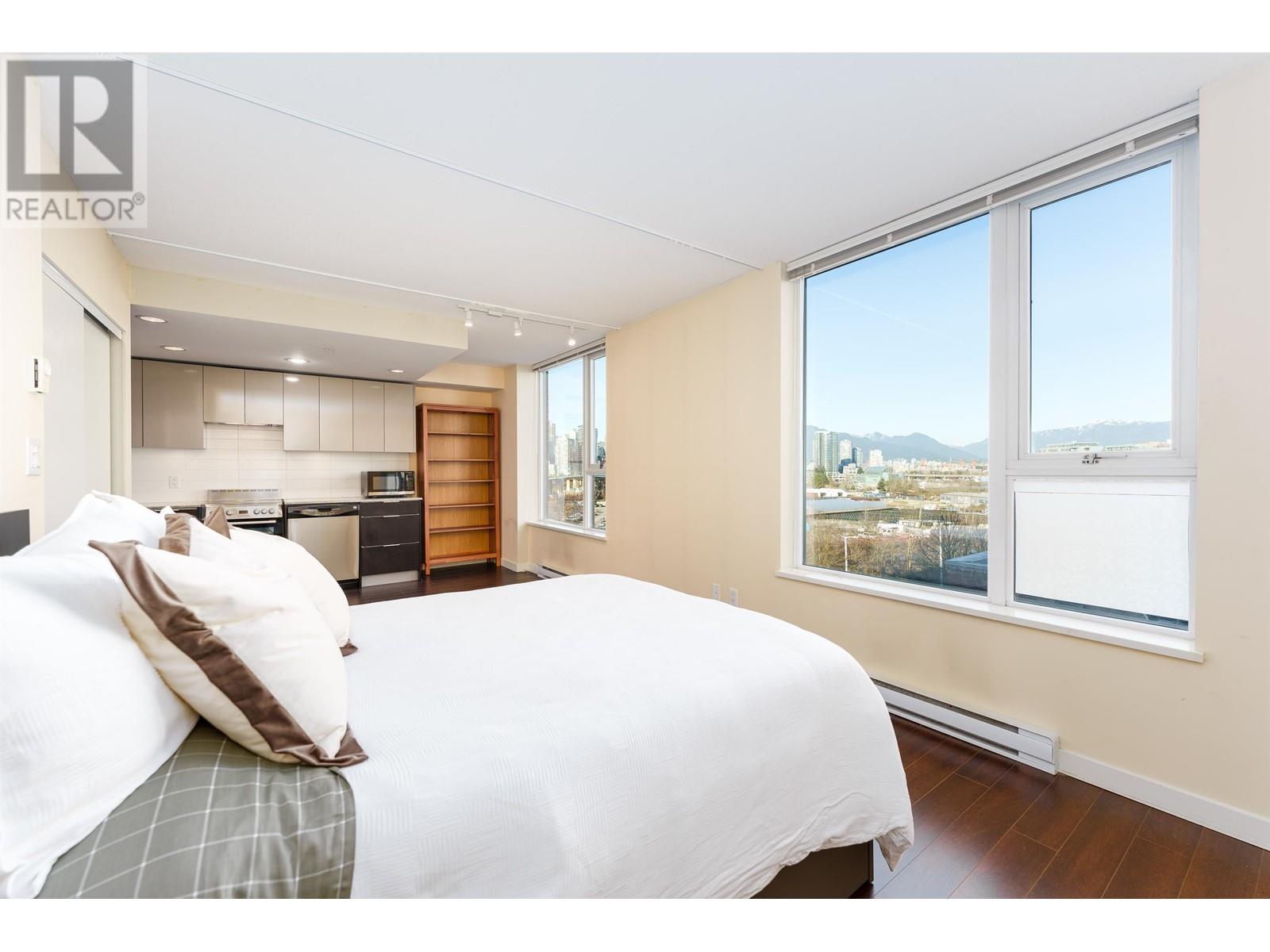 709 1919 Wylie Street, Vancouver, British Columbia  V5Y 0E7 - Photo 1 - R2979770