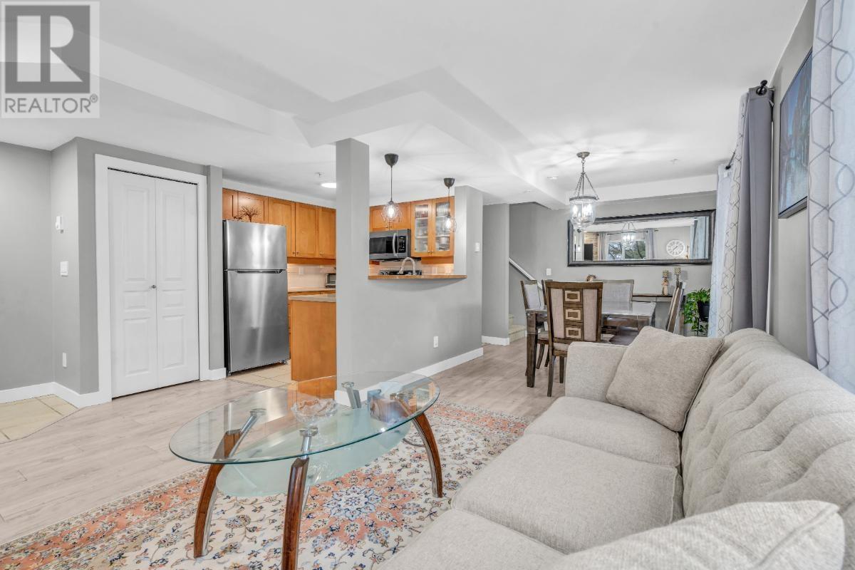 Property at 2 288 ST. DAVIDS AVENUE image 5