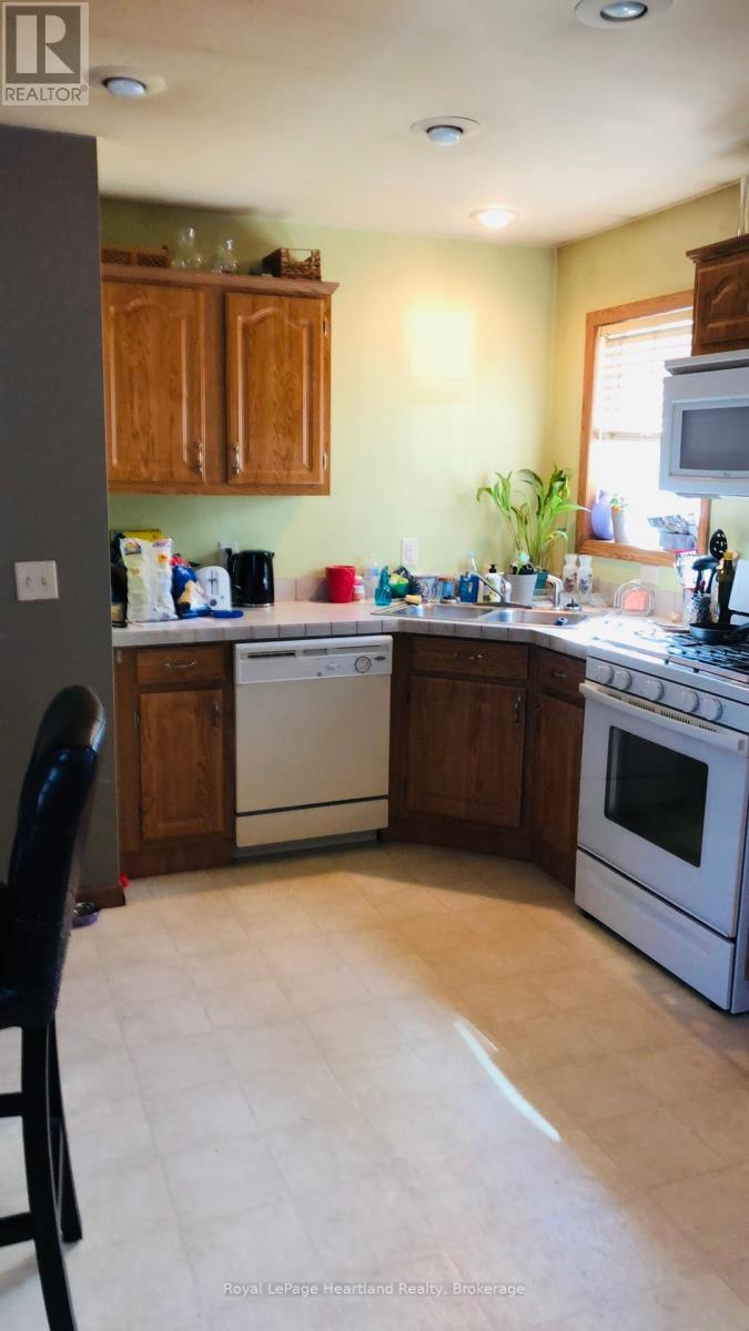 Property at 212 - 198 SPRINGBANK DRIVE image 5