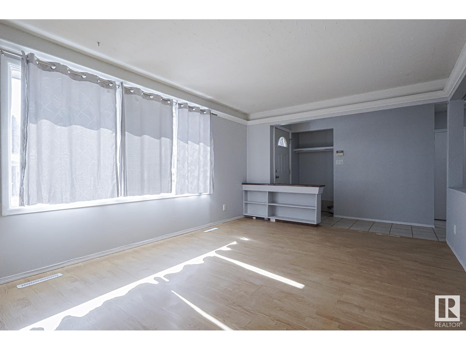 Property at 12001 37 ST NW image 5