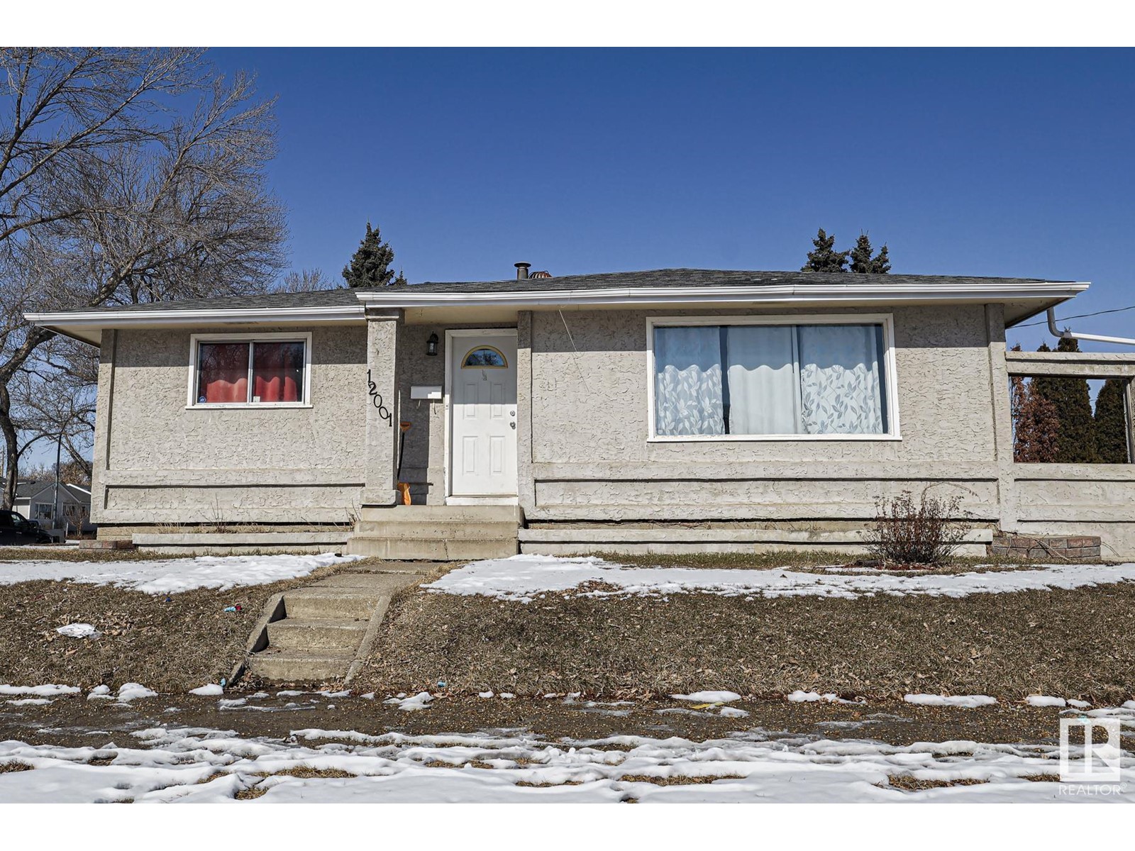Property at 12001 37 ST NW image 3
