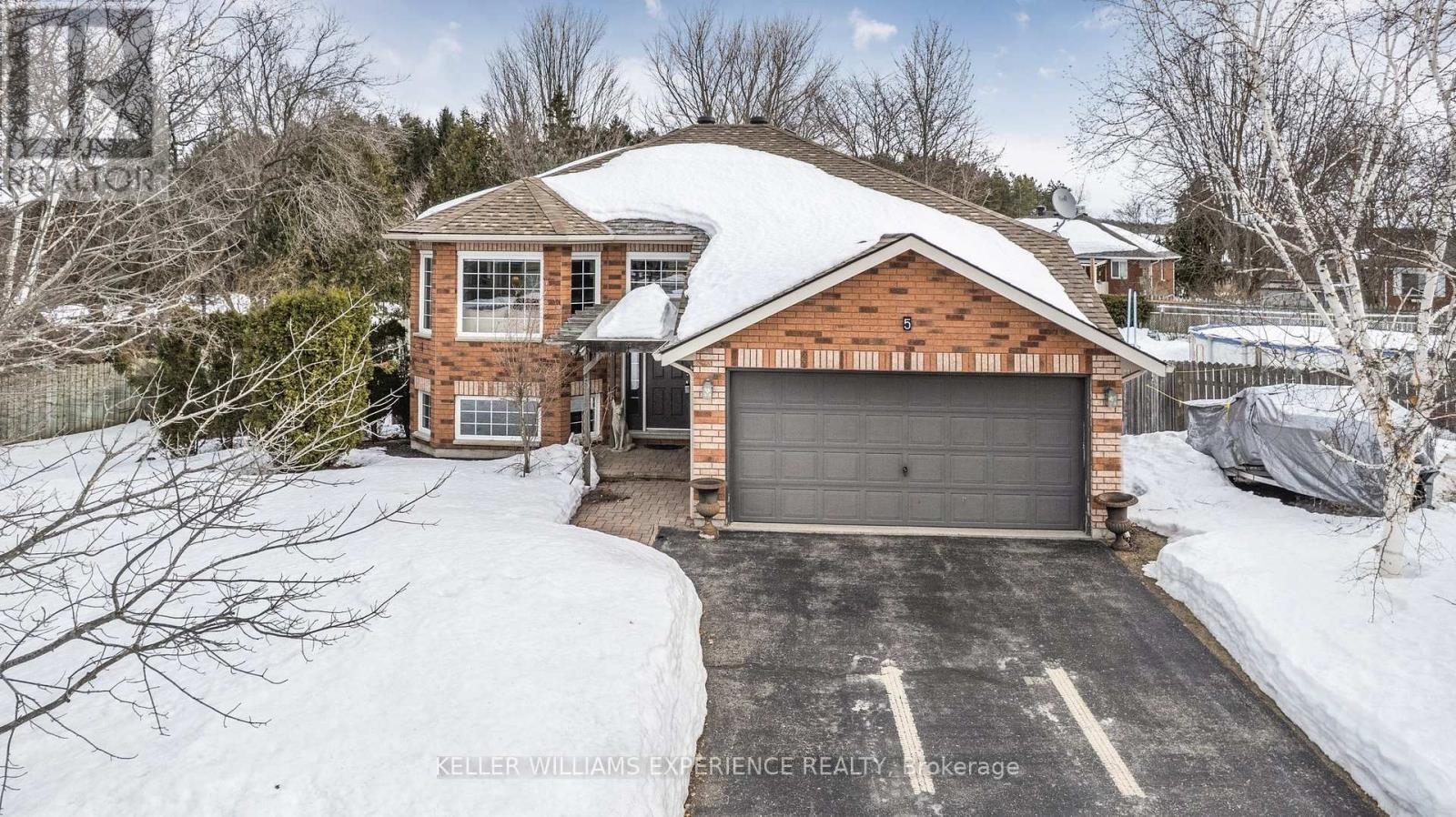 Property at 5 MOREAU COURT image 1
